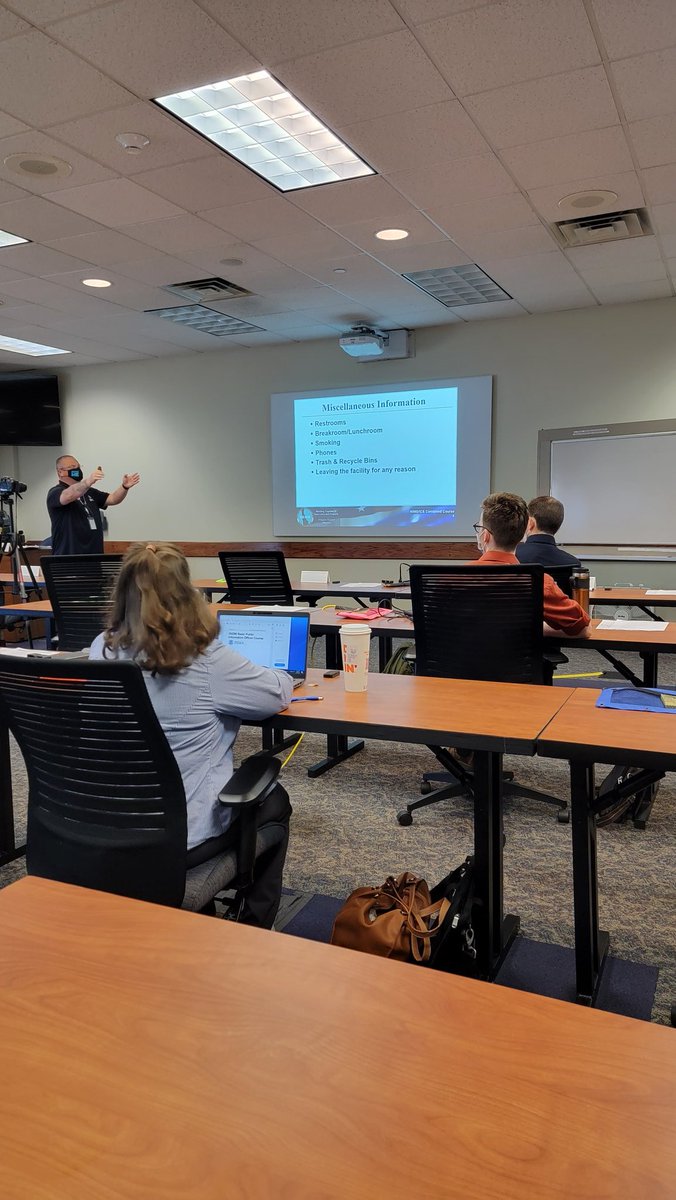 jeffsands1's tweet photo. Teaching future #PIO's for the next two days! #emgtwitter #crisiscommunications https://t.co/nOZaYZDtLY