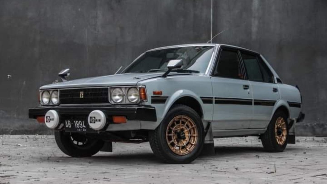 HoldenKlasik's tweet photo. COROLLA DX 81
Rubber bumper
Foglamp cibie oscar
Fender mirror
Recaro seats
Nardi steer
Sprinter lamps &amp; emblem
Potenza r3 r14 + GT Radial
Autometer gauge
Engine 4age blacktop injection
4 throttle
Ecu 4age
Extra fan
Gearbox t50 5 speed
Bilstein suspension

idr. 178jt
087774130343 https://t.co/6M7zUPYD9c