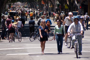 ShelbyTNHealth's tweet photo. It's Rideshare Thursday! Ride your bike or walk to help improve our air quality. #commuteoptions https://t.co/HY6zi70akv