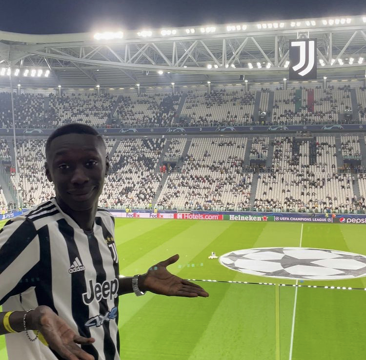 forumJuventus's tweet photo. 🤲🏾🤍🖤 https://t.co/PNEBI14Drz