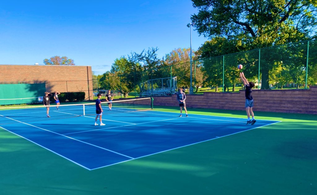 MASHPhysEd's tweet image. What a day for one of our faves. #nitroball 🏐☀️🏐☀️