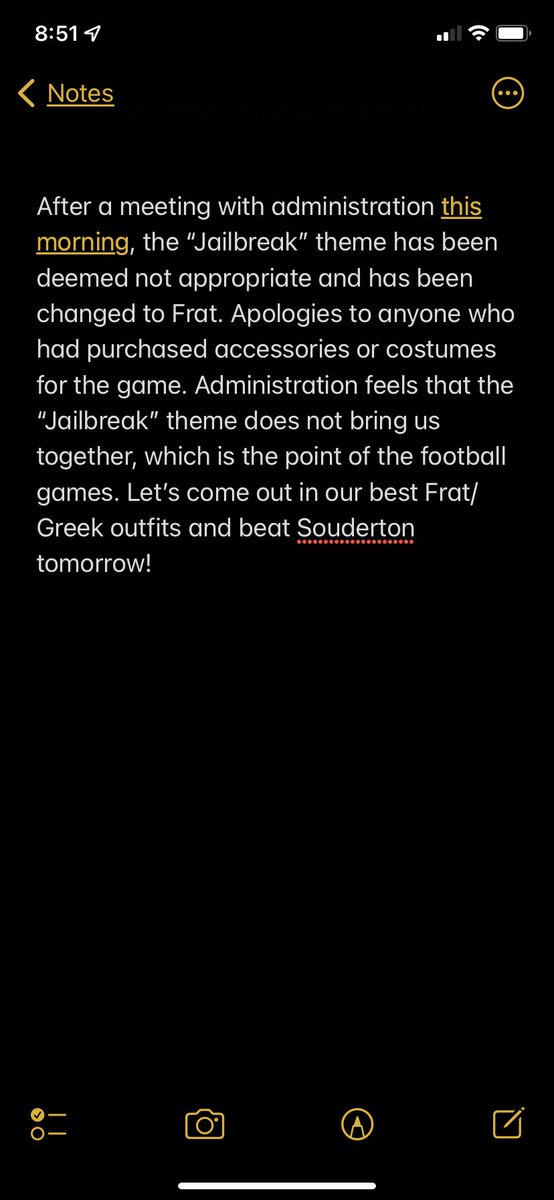 QCHS student section tweet media