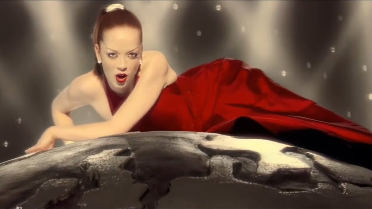 Garbage the world in not enough. Ширли мэнсон the world is not enough. Garbage the world is. Garbage the world in not enough. Гарбидж клипы.