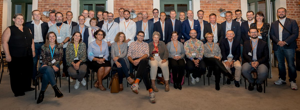 AtoutDsi's tweet photo. La photo qui nous avait manqué 😊🎊 Merci à tous nos membres et à notre partenaire @SoftFluentFR présents lors de notre soirée…quelle énergie !
Bientôt les synthèses de notre World Café : #GreenIT, gestion de la demande, les #compétences clés et les organisations en #modeproduit https://t.co/JOSpvhqaYn