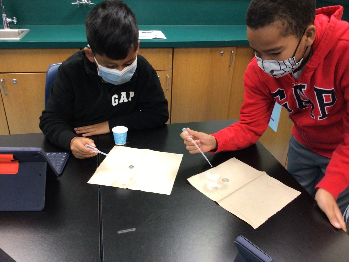 SraQuiroga's tweet photo. Our first lab of the year! #coinlab @APSscience @GunstonMS https://t.co/3wirkLExxd