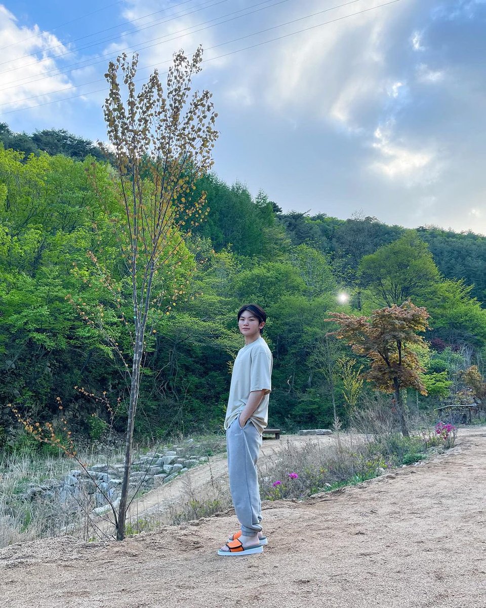 soonyoungnotold's tweet photo. Habang Buhay ㅡ 00:50-1:13 https://t.co/vscMsJbGyt