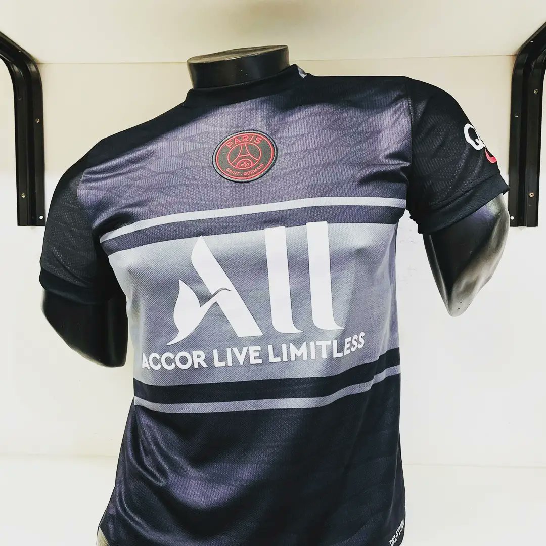 CasualySportec's tweet photo. Quieres verte como todo un #Pro , ponte pilas que ya llegaron las camisetas alternas y de concentración del #PSG, te la entregamos en la puerta de tu casa 🏠 #SinRecargo

#PrecioBomba
#EntregasSeguras 
#Jordan
#Messi #Mbappe #Neymar https://t.co/rsNEZi5Zsu
