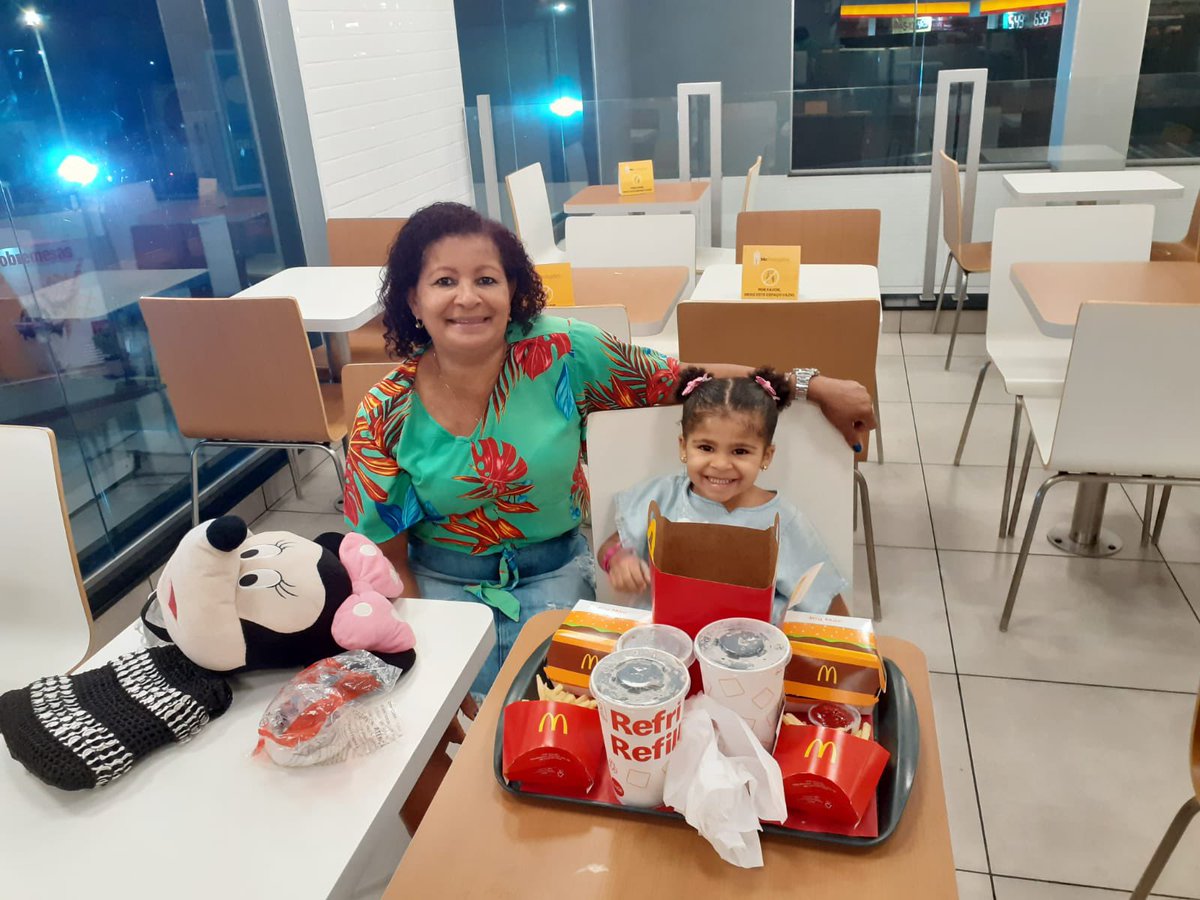Hoje é o dia da mulher mais guerreira e corajosa que eu já conheci, Só tenho a te desejar o melhor dia do mundo, pois você é merecedora de toda a felicidade e agradecer por ter me ensinado a nunca desistir dos meus sonhos. Feliz aniversário! 🎂🎊🙌🏽❤️

#TeAmo