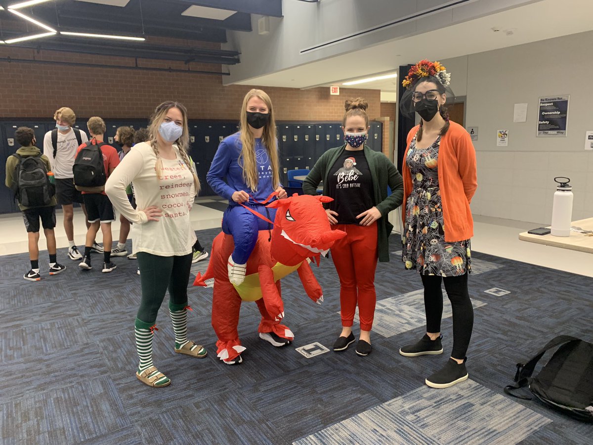 Miss Kelly tweet media