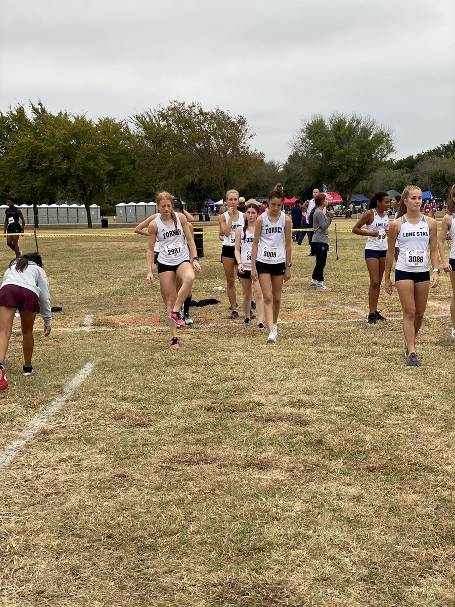 ForneyHSXC's tweet photo. Varsity girls warming up. Running starts at 8:45. @ForneyAthletics @Forney_Rabbits https://t.co/7e91Dgr9BT