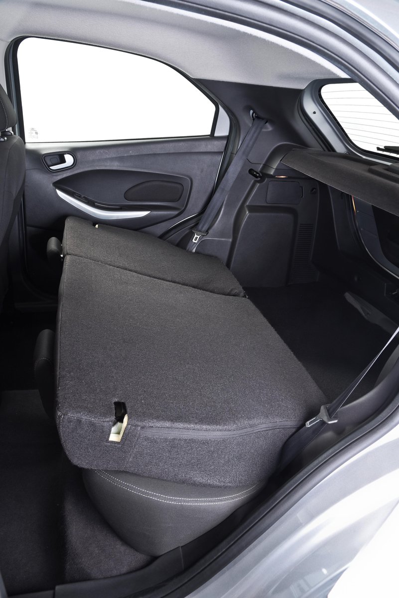 Família grande? Muita bagagem? Sem problemas. #FordFigo oferece conforto, assento traseiro rebatível e espaço para todos. Conheça: ford.to/39TIRCp