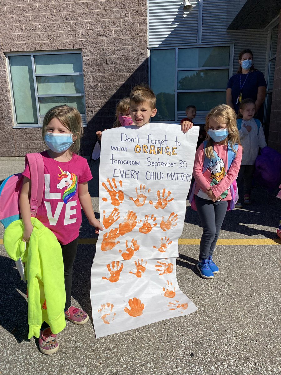 lansdowneP1's tweet photo. Lansdowne Public honours and remembers…
#EveryChildMatters #LKDSB #NationalDayofTruthandReconciliation https://t.co/5D5AX9uGgd