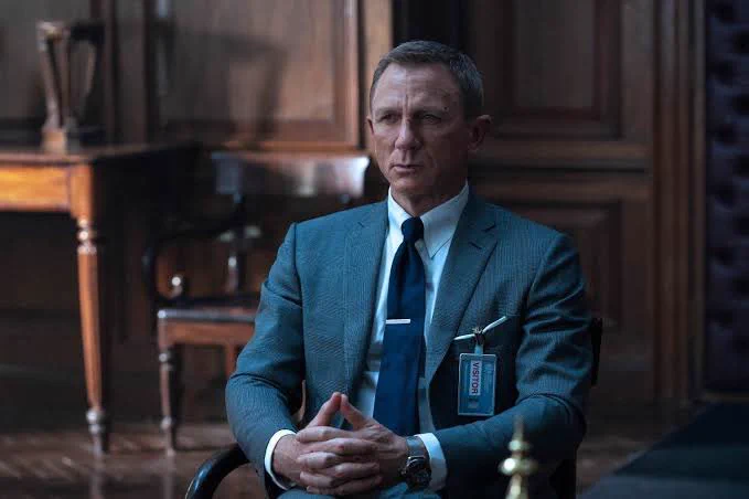 映画007の鑑賞後あるある！顔がりりしくなって口数が減りバーでマティーニを頼むw