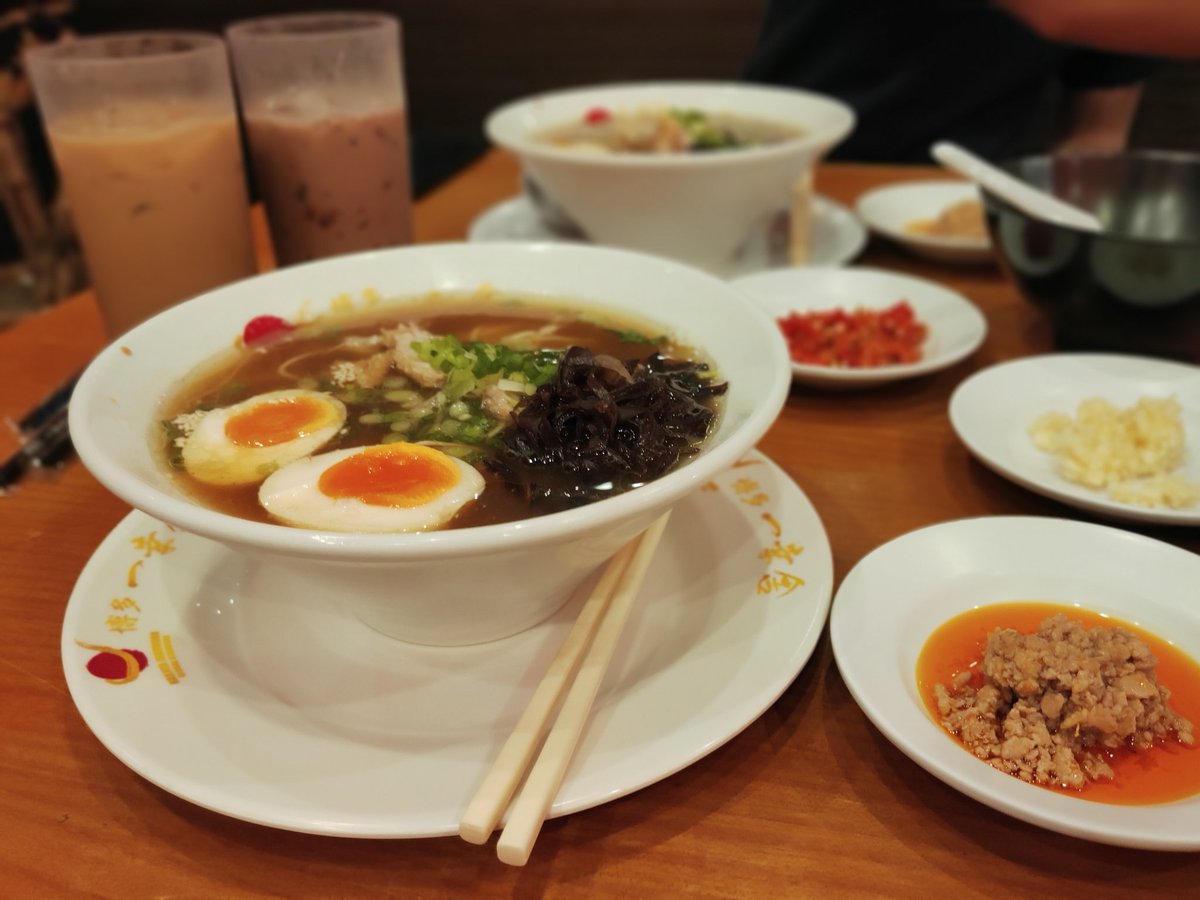 Alhamdulillah ditraktir pabos PPK pemprov 😀 hatur nuhun om <a href="/tamabwito/">Oceano</a> dan tante Amini, sudah kasih kenyang si popuri 👶😀