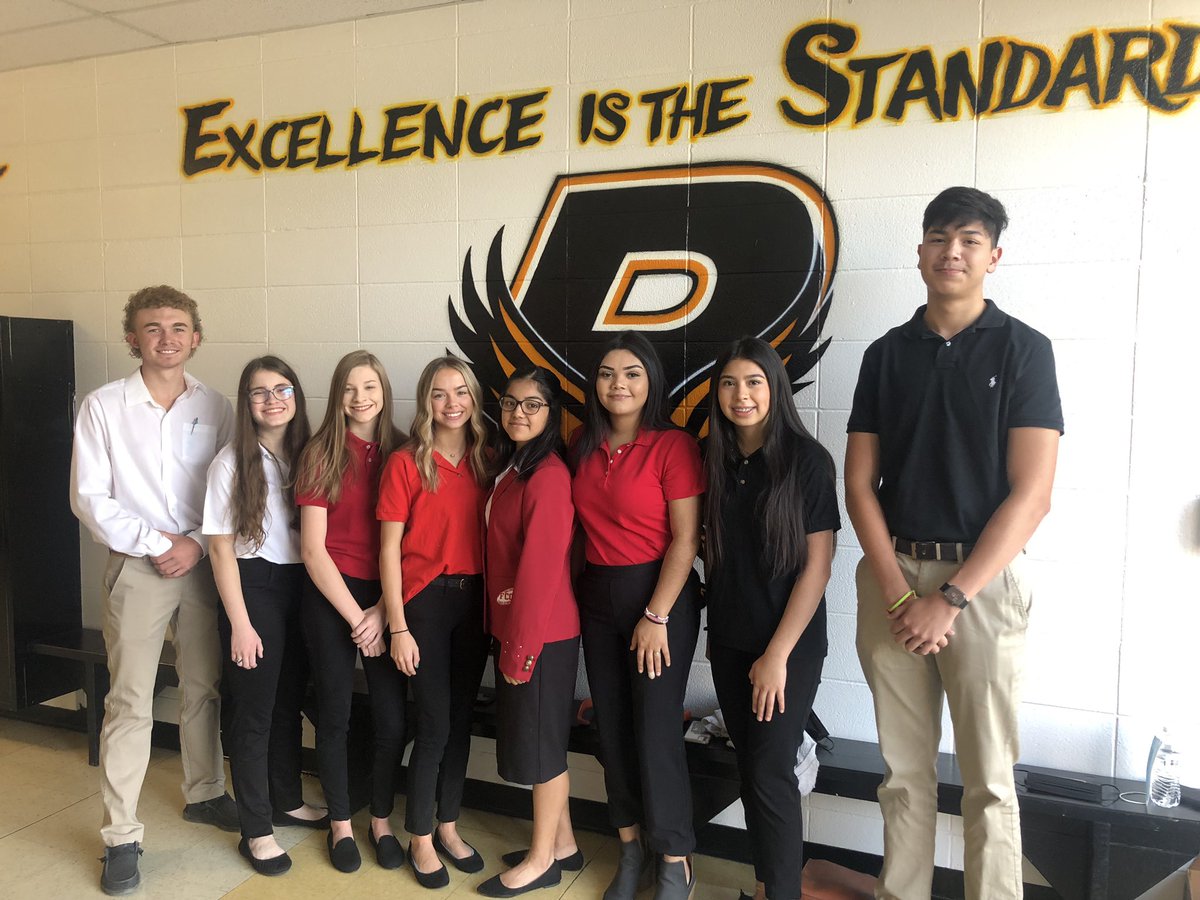 FcclaPurdy's tweet photo. Purdy’s FCCLA Officers on their way to Region 11 Leadership Workshop! Special thanks to Cassville FCCLA for taking our officers!! #EagleExcellence https://t.co/IbSNrNWuVp