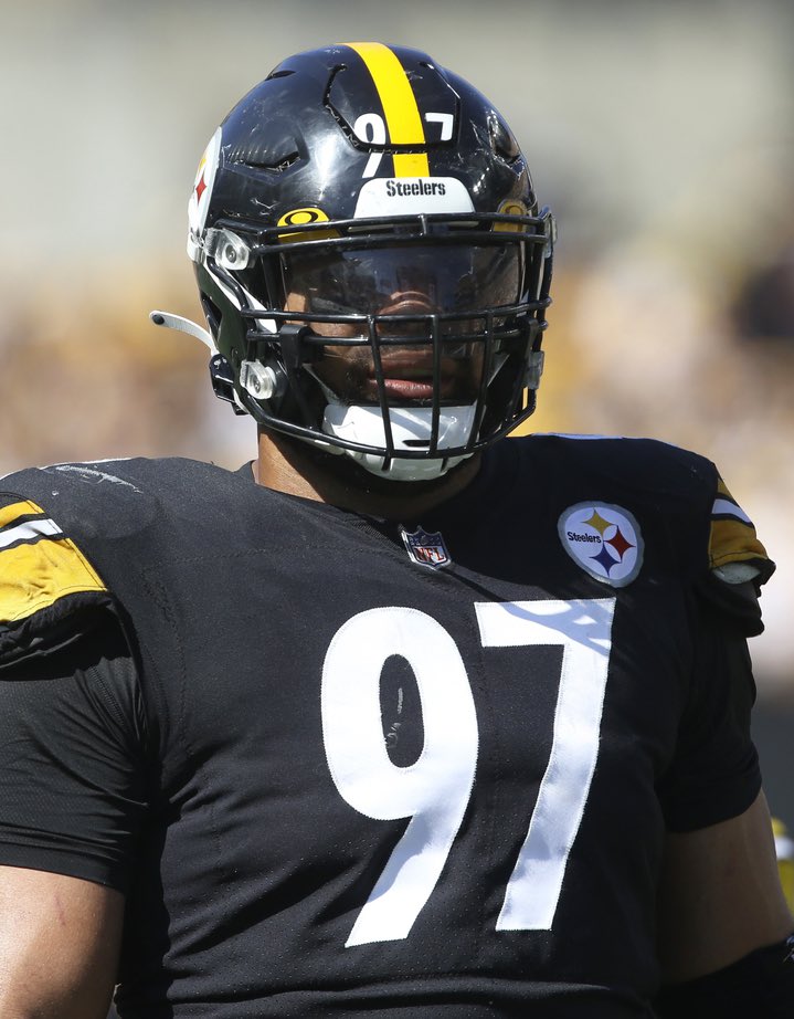 PFF_Steelers's tweet photo. #Steelers Cameron Heyward this season: 

🔸91.0 pass-rush grade (🥉 among DI)
♦️91.0 run-defense grade (🥈among DI)
🔹Only defender with 90+ grades as a pass-rusher and run-defender https://t.co/4Fs9LSEgYv