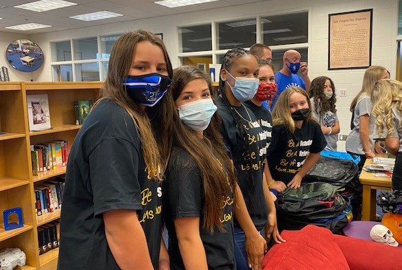 LGMS_HCS's tweet image. The LGMS Jr Beta Club officers partnered with the LGHS Student Government and members of our elementary school clusters to sort school supplies and pack back packs.  Thank you to @HomeDepot for donating the supplies to support our students! #BetterTogether #LeadThroughService