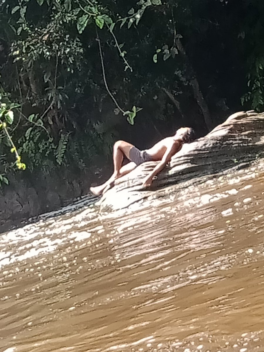 រកអ្នកកំដរ