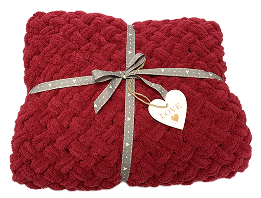 I've been busy creating these blankets to add to my home accessories range just in time for the cold snap! Made from soft chenille they are cosy &amp; warm, you'll love snuggling up in them!
I offer a bespoke service simply choose your colour &amp; size
livvyandrose.com/blanketsoflanc…
#giftguide