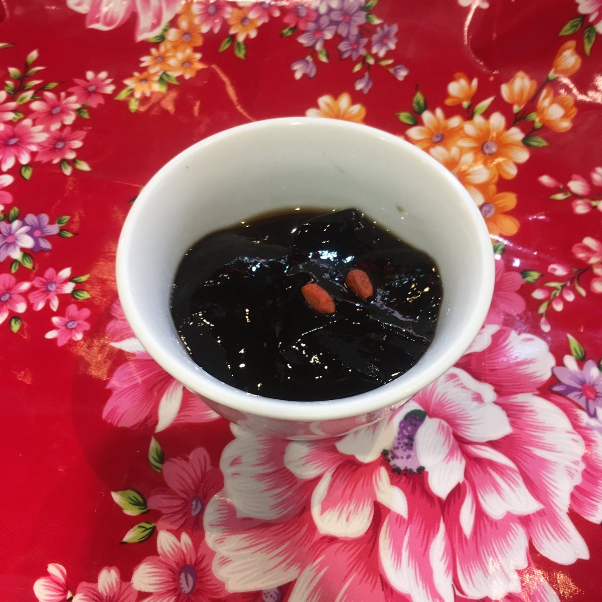kodam0110's tweet photo. 明日10月より味庵茶坊のドリンクメニューがレベルアップします✨

営業時間も変更になり22時まで！

皆様のご来店心よりお待ちしております😊

台湾のおいしくてヘルシーなドリンクやスイーツを是非お試しください💕

ご相談頂ければお客様にお似合いのお品物を提案させて頂きます♪ https://t.co/RvnYrqDf9a