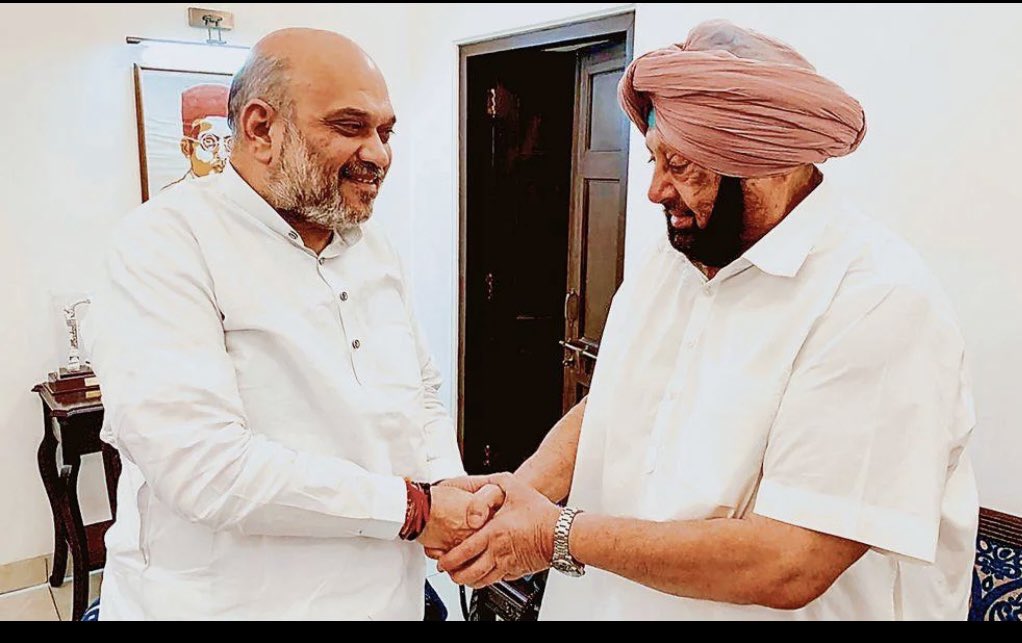 कुछ तो मजबूरियाँ रही होगी, 

यूँ कोई बेवफ़ा नहीं होता !                               

- बशीर बद्र