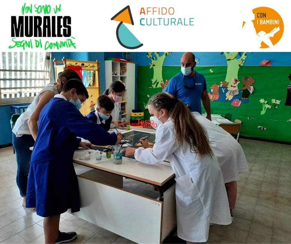 Domani, alle 10, sveliamo l’opera realizzata dagli allievi dell'Ist Comprensivo Virgilio IV di Scampia, grazie alla collaborazione della Dirigente Scolastica Lucia Vollaro. Veniteci a trovare #nonsonounmurales nonsonounmurales.it
progetto selezionato da @ConiBambini
@ConilSud