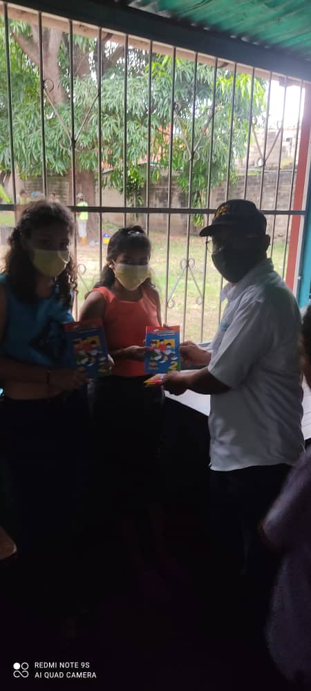IAPML_Carabobo's tweet photo. Funcionarios del IAPML adscrito a la Unidad Especiales de Protección de Niños y Niñas y Adolescente en compañía del Capellán Jorge Muños y el Capellán Carlos Orellana se realizo un agasajo y supervisión de los niños y niñas y adolescente https://t.co/2vA7vrCHru