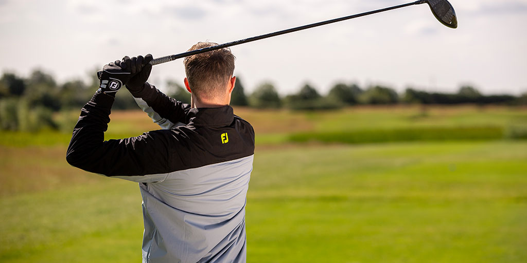 Don't let the rain stop you from getting on the course! @FootJoy's new HydroSeries rain jackets feature DryJoys Waterproof Technology & are perfect for defending against the cool, wet weather 🌧️🏌️

Shop now! #golfclothes #goldfashion ow.ly/4FaY50GgShj