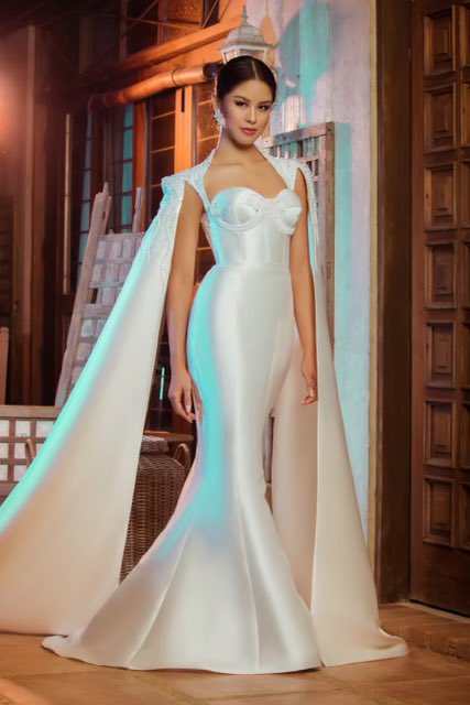 #PiaWurtzbach won the Bb Pilipinas Universe title on her 3rd try.She went on to win MsUniverse.
#CatrionaGray lost at Ms World before she became Ms Universe herself

#KissesDelavin If U want the universe,don't let initial failures stop U.Don't give up.Keep reaching for the stars.