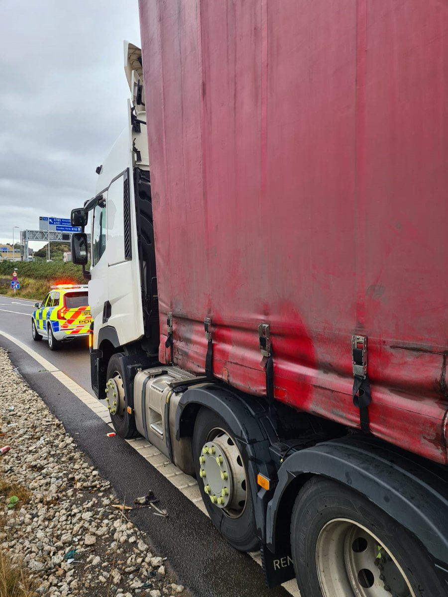 #FifeRP, #StirlingRP, #NationalMotorCycleUnit & @DVSAEnforcement at Kincardine today -

7 x Prohibitions (HGV/Vans)
1 x No insurance
4 x No MOT
4 x Vehicle Defects Rectification Scheme offences
1 x Disqualified driver found with drugs
1 x HGV driver exceeding hours

#RoadSafety