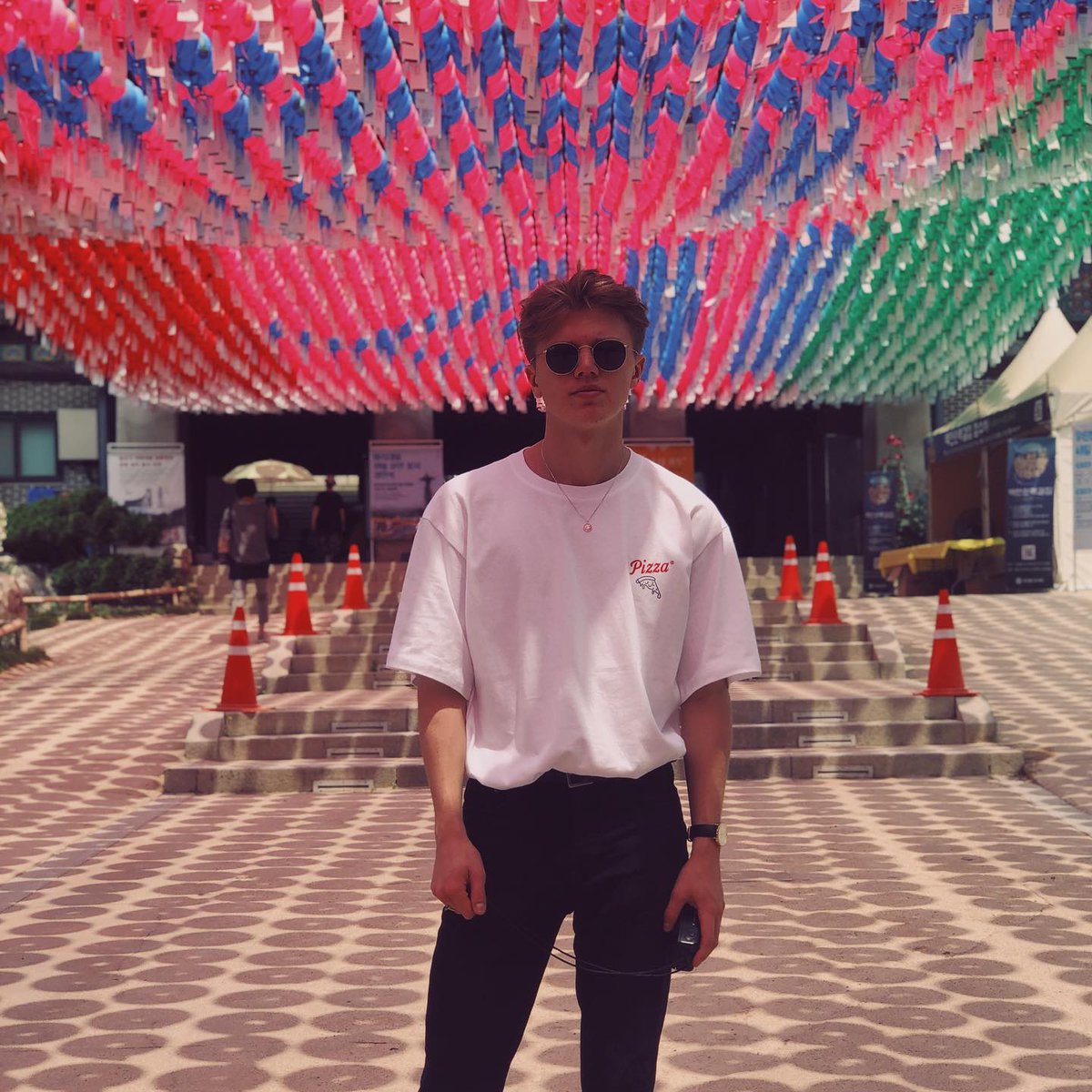 TheHopeClub1's tweet photo. George with glasses 😎❤��� https://t.co/poxc33sLvq