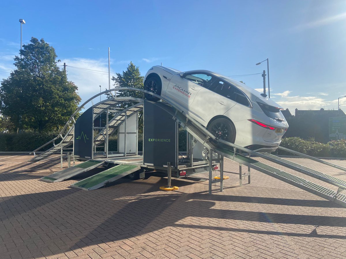 A little bit of fun happing in our car park yesterday....
We supported with a reward and recognition event for employees, a fantastic way of showcasing the capabilities of our products in a small space. 

#Jaguarexperience #jaguarlandroverexperience #dynamicdisplayequipment #dde