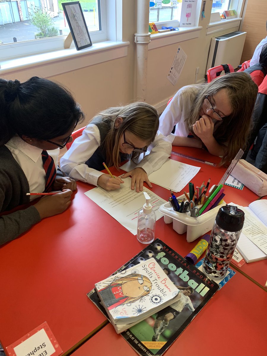 giffnockprimary's tweet photo. P7a were working collaboratively to solve problems involving prime numbers and square numbers. The pupils investigated patterns that emerged when trying to find prime numbers which add together to also make square numbers. #GPSMathsWeek #MathsWeekScot https://t.co/O0nxeQZzWA