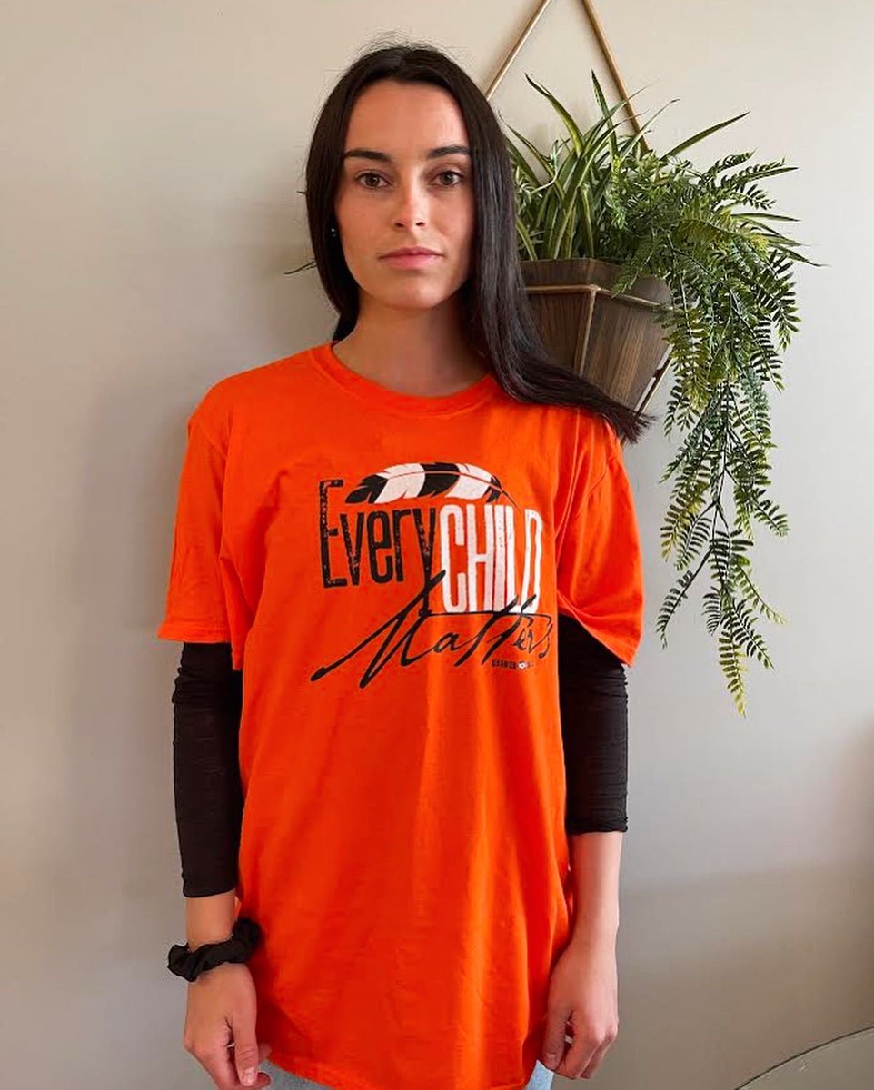 TheTorontoSix's tweet photo. Today we wear orange to remember the horrific past of residential schools, and honour those who lost their lives, and those who survived them.

Today we wear orange to declare that today, and every day, Every Child Matters 🧡 https://t.co/1qFdzB2zNp