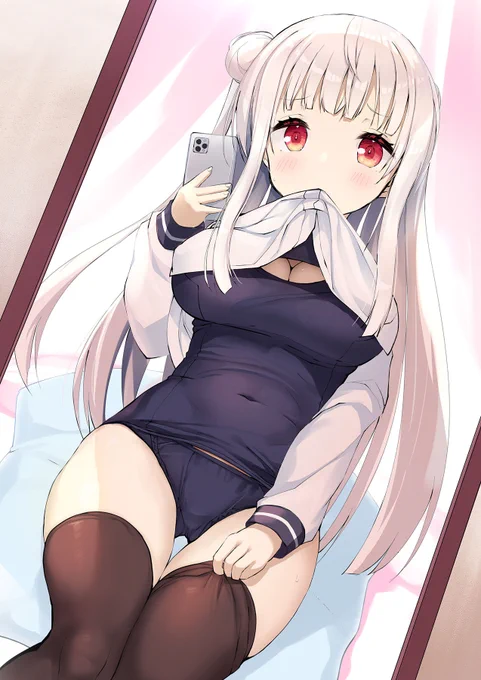 「うわ……この自撮り晒すよりはビキニ着たほうがマシかも😇」
#絵ちんさま 