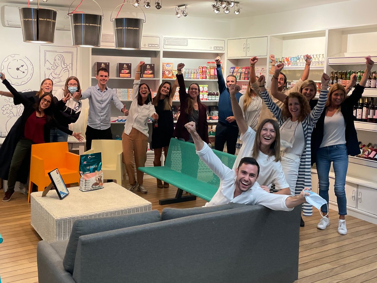 Todo un honor haber logrado DOS premios <a href="/PENTAWARDS/">Pentawards</a>. 🥳 Estamos contentísimos con lo que hemos logrado. 😍 ¡GRACIAS! 

#ElPackagingComoNunca #lacía #pentawards2021