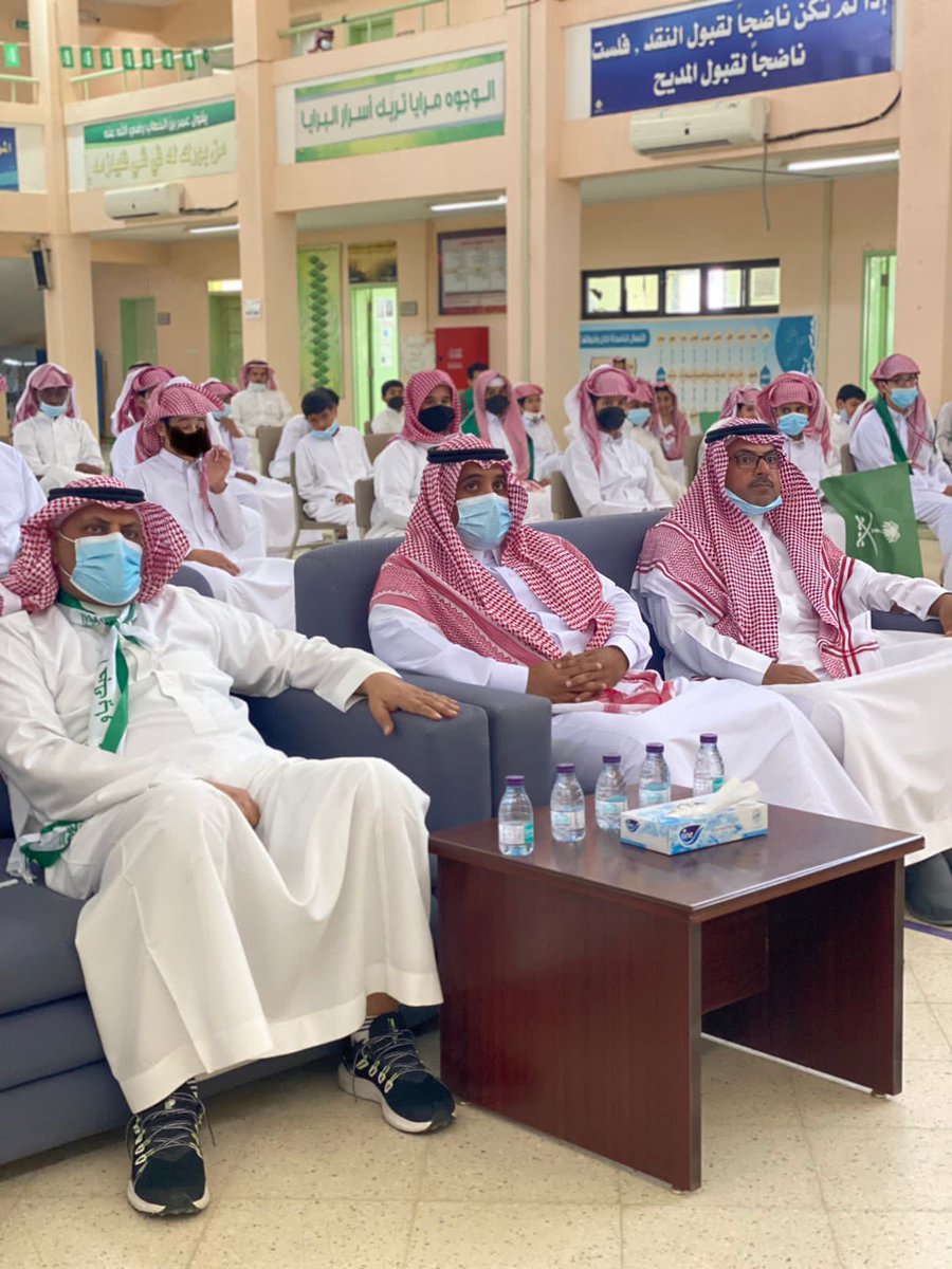 Alowaeni_M's tweet photo. استمتعت ال��وم بجماليات ومناشط الاحتفاء باليوم الوطني 91 بمدرسة عسيلة م/ث
حيث الابداع في المنجزات والجمال في التنظيم.
جدارية الوطن وأعلامه عنوان المدرسة هذا اليوم.
حيوية الطاقم وتفاعله نتيجة عمل منظم بإدارة ناجحة.
شكراً من القلب للجميع https://t.co/KrydlBoIBd