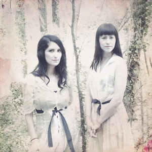 omahamusicguy's tweet image. The wonderful @orendafink and @maria_taylor joined me to talk about how they formed @AzureRayMusic and the re-release of their debut album on @FlowerMoonRecs: open.spotify.com/episode/6I6hJZ…