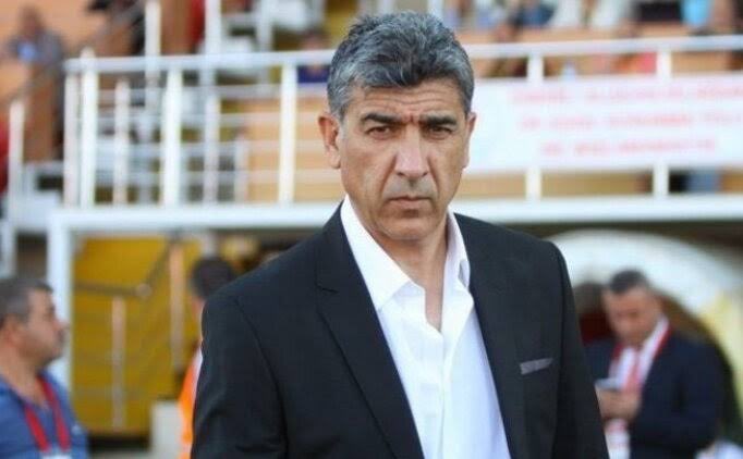 mdivili's tweet photo. Daha dün kadroyu beğenmeyenler bugün karafırtına gibi eseceğiz demeye başlamış. Yahu bu kadro 2-3 kişi dışında çöp.. kara fırtına değil kasırga da gelse bu kadro ile zor. Devre arasında takviye olmazsa kesin düşeriz.. https://t.co/FeR0m9QY9t