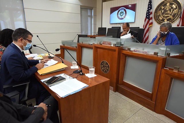 SenadoPR's tweet photo. [𝐍𝐎𝐓𝐈𝐂𝐈𝐀𝐒] La Comisión de Gobierno que preside el senador Ramón Ruiz Nieves realizó una vista pública sobre el #PS212 para crear la “Ley de Acomodo Razonable en el Empleo durante la Pandemia”. 
1/2 https://t.co/N45Ca1mRk9