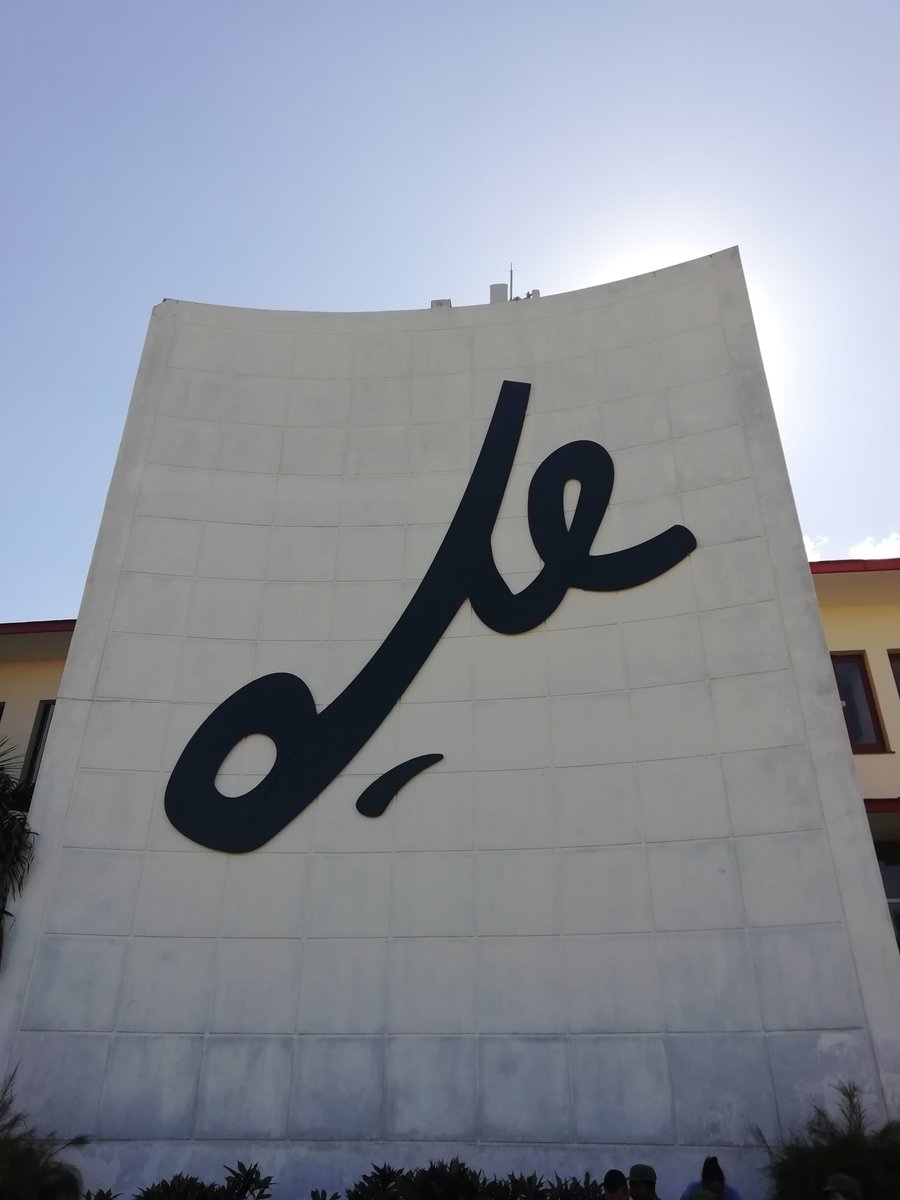 YosbellLima's tweet photo. Villaclareños, vencedores de dificultades y obstáculos. Ese fue el calificativo del líder histórico a este pueblo, hoy 30 de septiembre recordamos esa fecha, convencidos que vamos a triunfar. Seguimos en Combate @CubaMined @SomosCuba https://t.co/dJxjCqnSoL