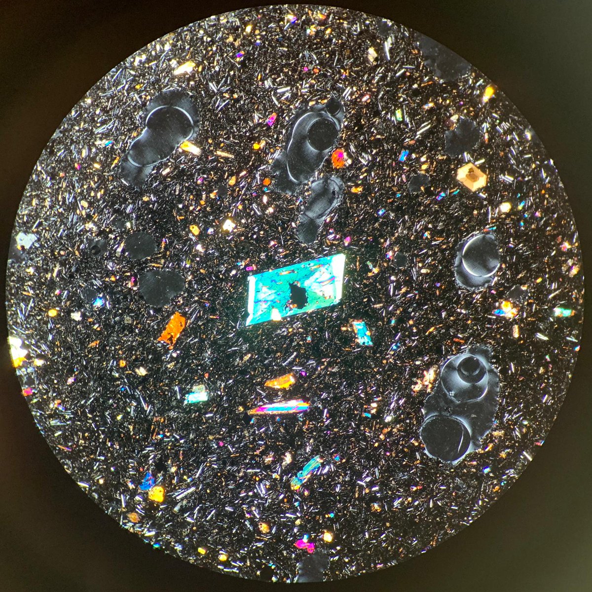First thin-section images of #LaPalmaEruption lava, being made at <a href="/ULL/">Universidad de La Laguna</a> and <a href="/CanalUGR/">Universidad Granada</a>. These rocks contain useful crystals and bubbles to understand the magma and eruption. @DrMattPankhurst especially thanks <a href="/huetor_vega/">Jane H. Scarrow</a> for these images.