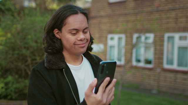 IanDB9's tweet photo. Getting assistance with every day routine tasks can make a big difference to the world of someone with a #LearningDisability or age-related difficulties. Learn how @VodafoneBiz's #ConnectedLiving app can help people live more independently: https://t.co/bRmwkUnihR https://t.co/JYs9mulnY8