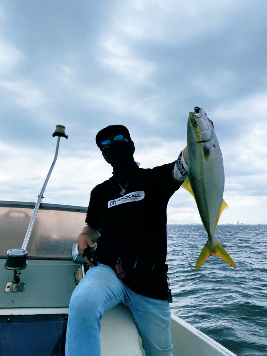 uhkun's tweet photo. 今期初青物をようやくゲトった！
おnewのロッドも入魂完了！
さすがのベントカーブ！
綺麗に曲がる！

#セントクロイ
#MOJOインショア https://t.co/GGckrmbZYm