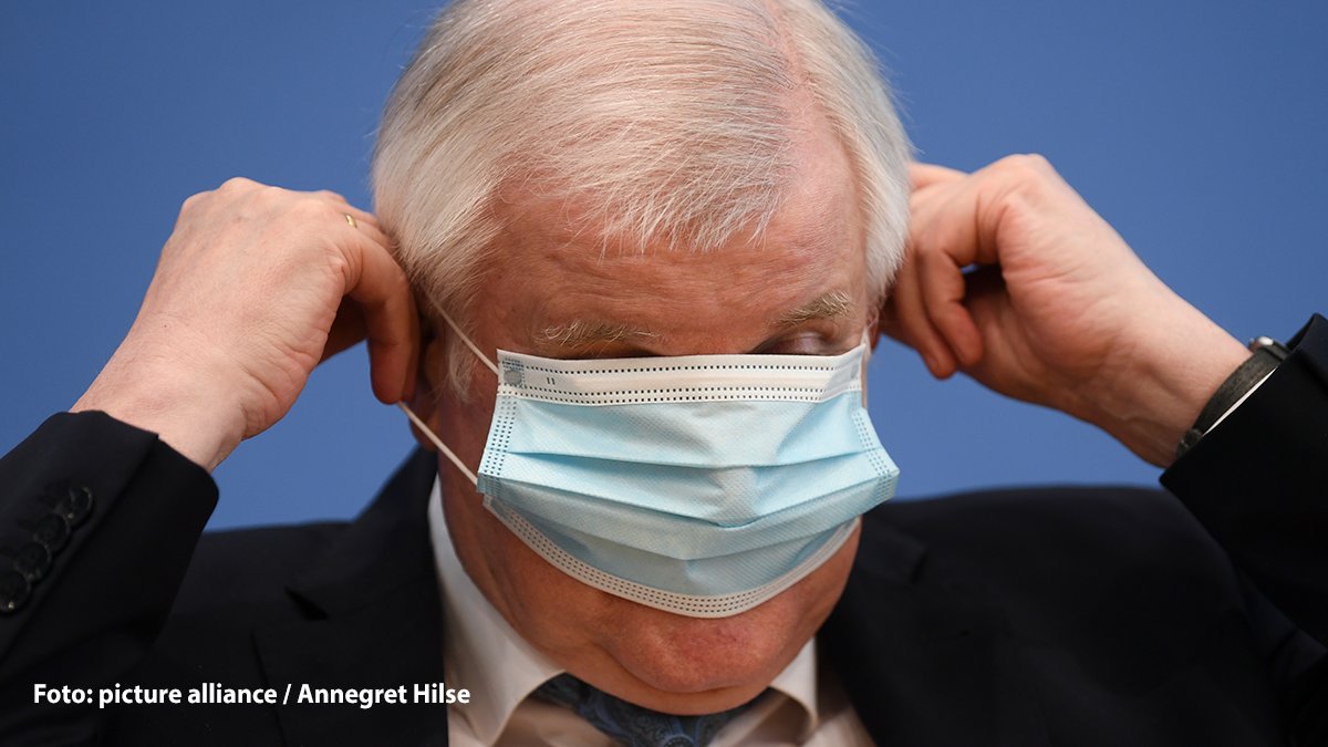 ProAsyl's tweet photo. Ausgrenzung, Familientrennungen, Abschiebungen und Abschottung - das ist das Ergebnis der Amtszeit Horst Seehofers.
Wir haben Bilanz gezogen

https://t.co/S6azOsOzVb https://t.co/53GAeeXA9T