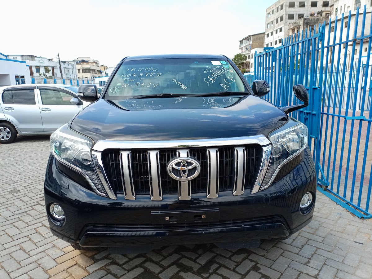 lagho_pius's tweet photo. Toyota Land Cruiser Prado know available for more information call or WhatsApp 0704947316 https://t.co/pZ05r8obCB