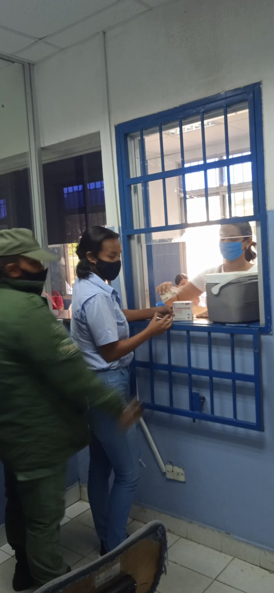 #DeInterés | El <a href="/ivssdesancarlos/">Consultorio Popular tipo III</a> continúa atendiendo a los pacientes de quimioterapia, con la entrega de medicamentos de Alto Costo. #IVSS #ProducirEsVencer #ProtecciónSocialSaludYPrevención <a href="/NicolasMaduro/">Nicolás Maduro</a> <a href="/MagaGutierrezV/">Magaly Gutiérrez Viña</a>