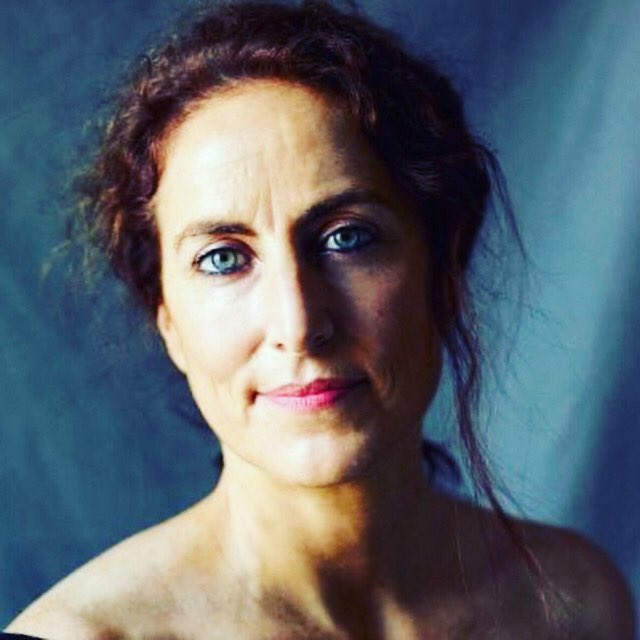 EXITmedia's tweet photo. Dopo gli studi di giornalismo, Núria Giménez Lorang si specializza in #filmdocumentari e, nel 2020 arriva il suo primo film, #MyMexicanBretzel, che porta a casa una lista di premi incredibile. Potrete conoscerla mercoledì,6 ottobre, alle 21:30, in occasione del #DíaDelCineEspañol https://t.co/lWfFE6Cipo