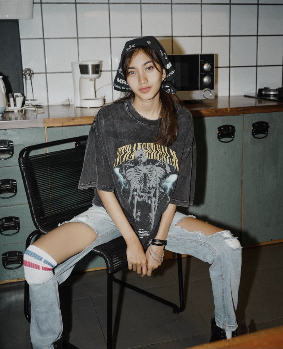 Rekomendasi kaos local brand di shopee 

✨ rating 4.8 ++ &amp; best price ✨

a thread ✨