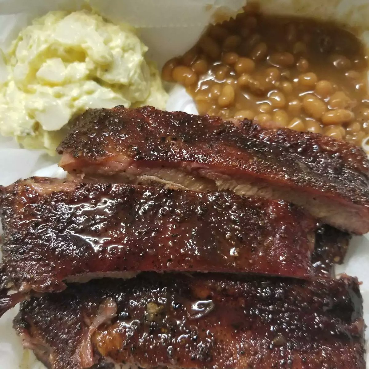 Pattons_Alcorn's tweet photo. Y'all already know what today is! THURSDAY = #ThemRibs on deck @ 11am! 11am! 11am! #getsome #WoodFired #LowandSlow #Pattons #40Slabs coming up! https://t.co/vse0NENf5r